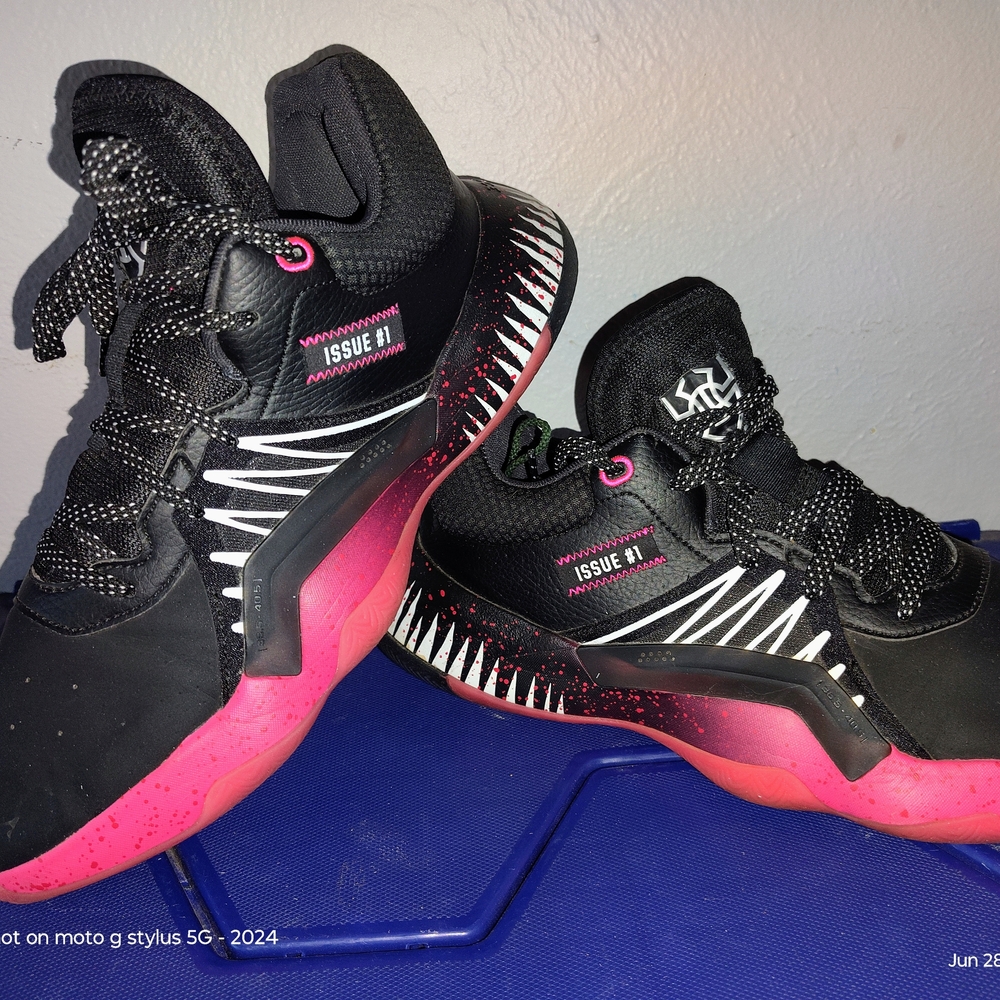 Kids Black and Pink Basketball Shoes